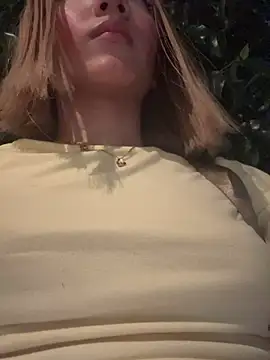 SweetBunnyGF: онлайн-секс-чат