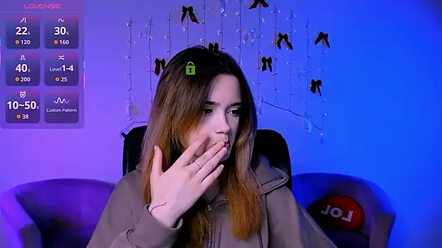 liana_kisses 现场XXX聊天