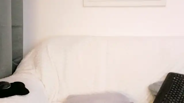 Sarah4you's Live XXX Chat