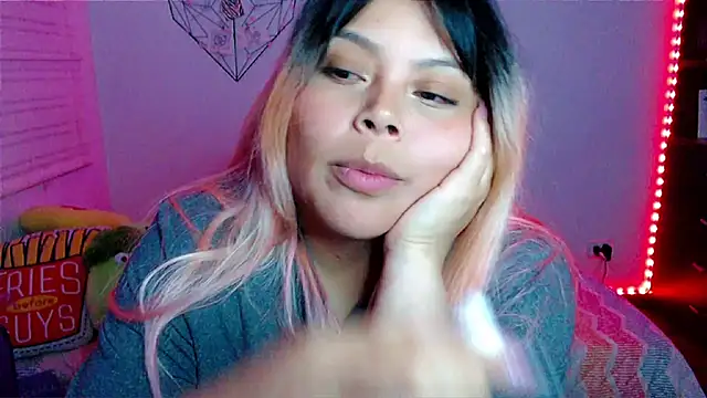 EllieMoonX élő XXX-chatje