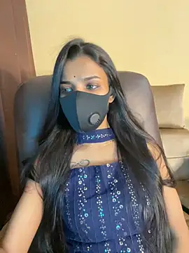 its_ur_flora élő XXX-chatje