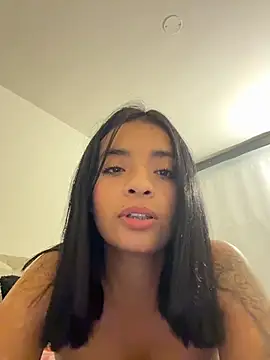 Laura_fernandezII Adlı Modelin Canlı XXX Sohbeti