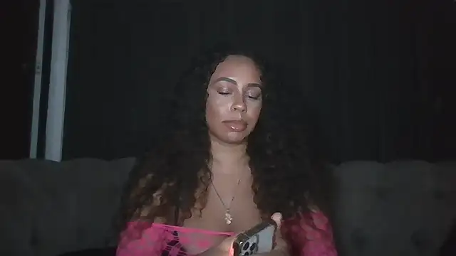 BigBootyJaydaxo élő XXX-chatje