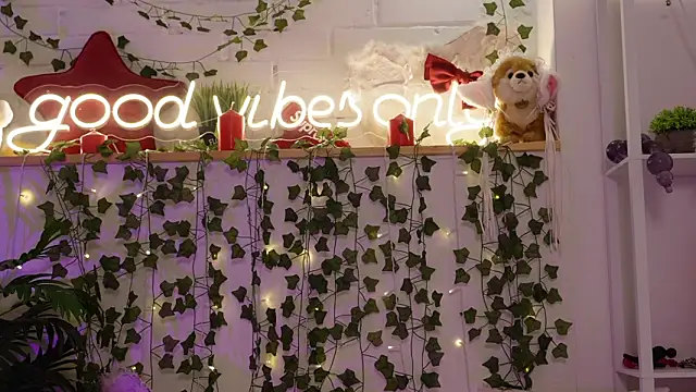 دردشة MonicaAsis الجنسية المباشرة