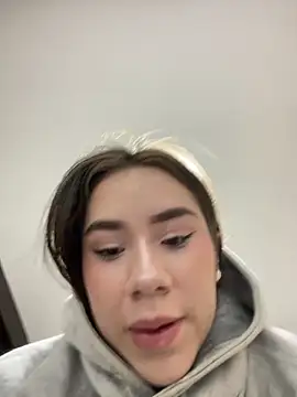 Im_Valen_Cute: онлайн-секс-чат