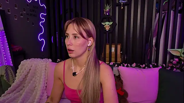 plugmyHDMI: онлайн-секс-чат