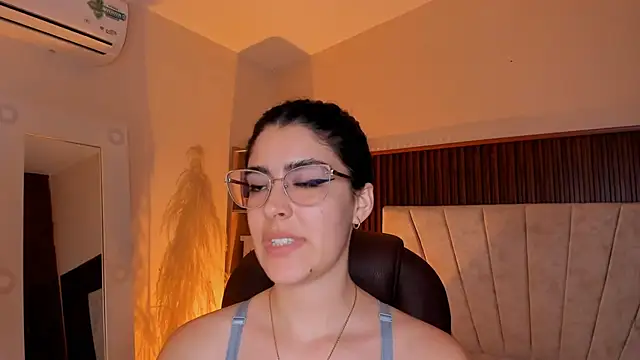 _Niah_'s Live XXX Chat