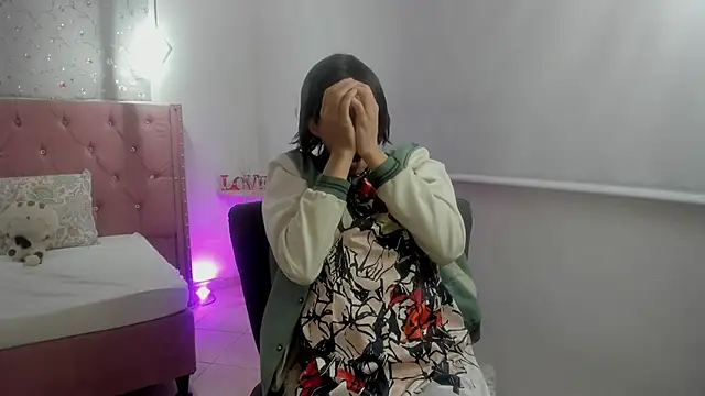 Chat +18 de loverisu-coral ao vivo