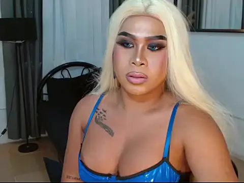 AlluringEmerald Webcamshow