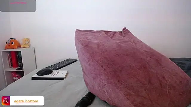 NewAgatha_Bolton's Live XXX Chat