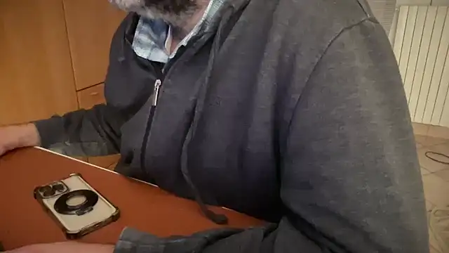 Živý XXX chat EnolicDenture