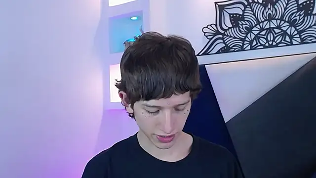 Živý XXX chat Emo_Boy_