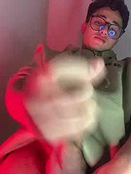 Živý XXX chat Adonibaskerville4