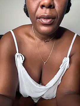 TilaTotti live XXX chat