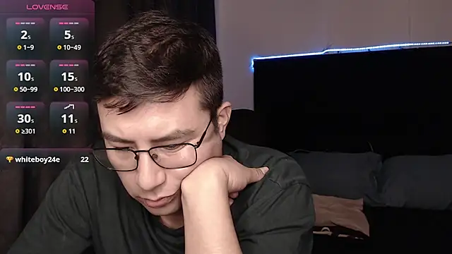 Živý XXX chat andrewmhilton_