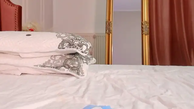 CharmingAnnie: онлайн-секс-чат