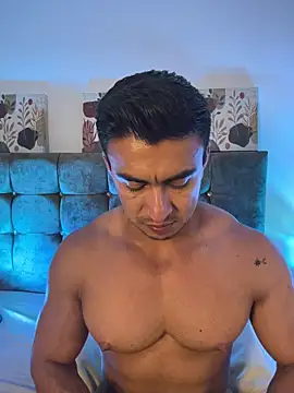 Chris_Clarck লাইভ XXX চ্যাট