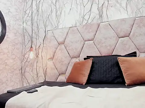 Naughty_Trans_ 现场XXX聊天