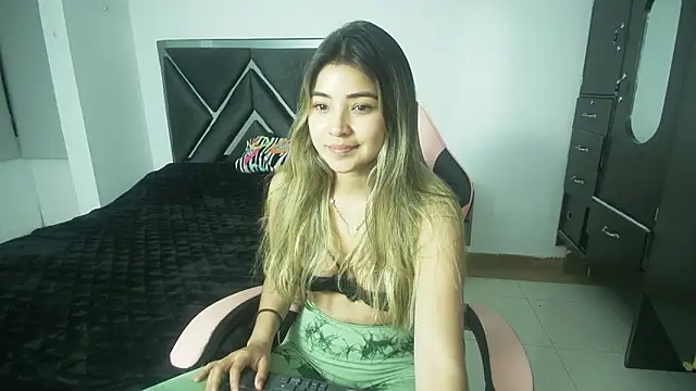 sweetlove- Live XXX-Chat