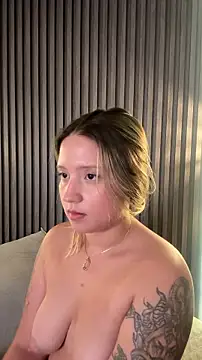 MiaPetit_'s Live XXX Chat