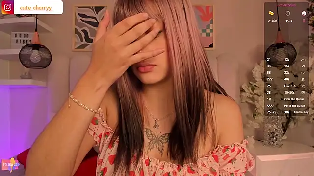 cute__cherry_: онлайн-секс-чат