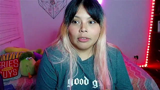 EllieMoonX élő XXX-chatje