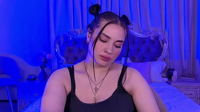 دردشة AdrianaTorres الجنسية المباشرة