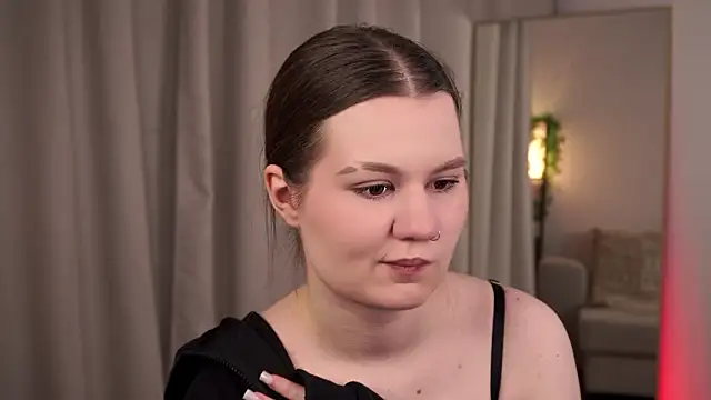 دردشة ThedaAlvarran الجنسية المباشرة