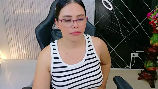 lararoberts_ Live XXX-chat