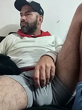 Chat XXX en directo de hairyandbigmann