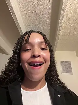 Yasmin777_ élő XXX-chatje