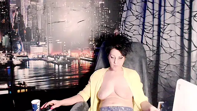 AMOURSWEET2025 Adlı Modelin Canlı XXX Sohbeti