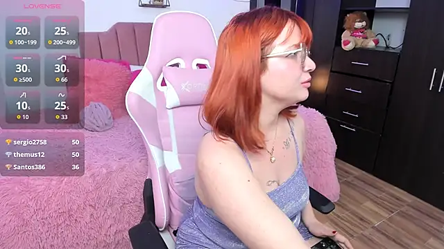 Nina_curves: онлайн-секс-чат