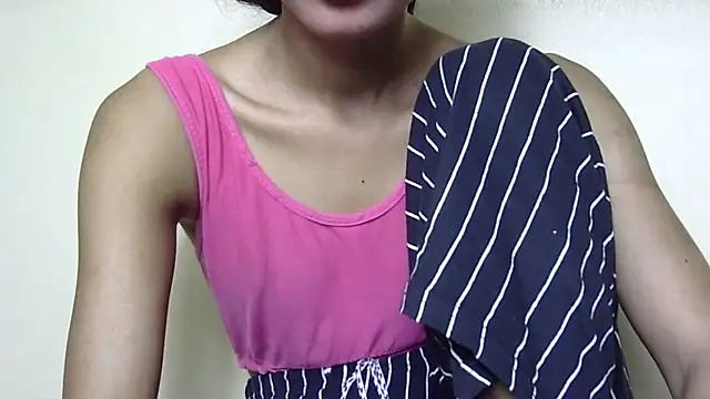 Chatroom XXX en direct de Anu_tiny