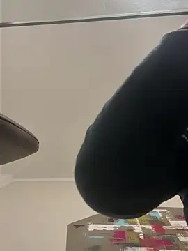 mario231197 Show in webcam