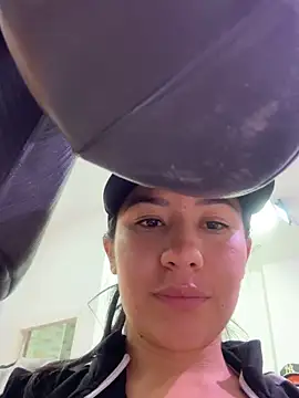 Онлайн чат XXX kim_monti