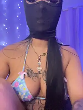 kamila_french: διαδικτυακό σόου στην κάμερα