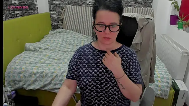 eveline_james Chat XXX in diretta