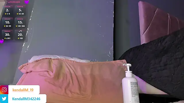 _Kendall_19 Live XXX Chat