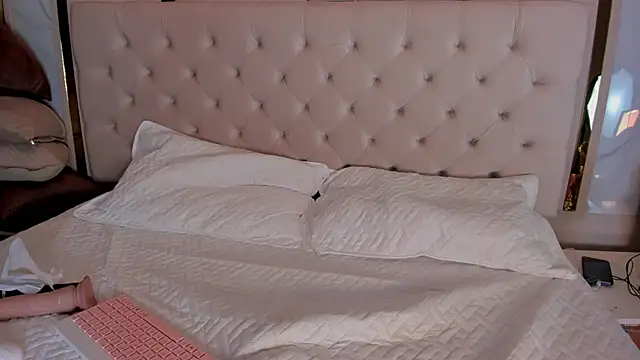 mia_vy Adlı Modelin Canlı XXX Sohbeti