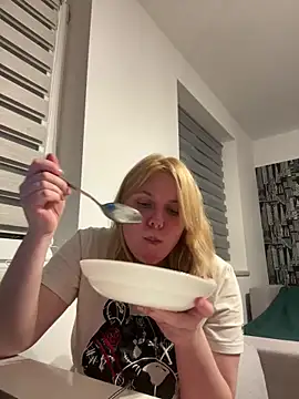 Chatroom XXX en direct de Nallinee