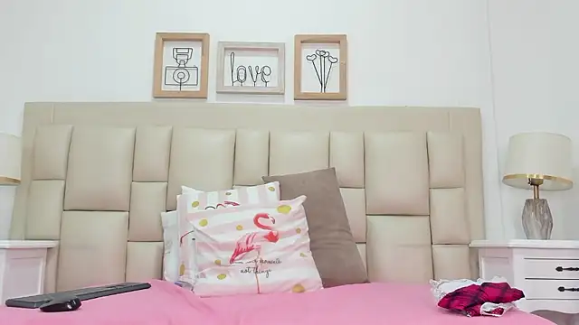 Chatroom XXX en direct de kendall_jones7