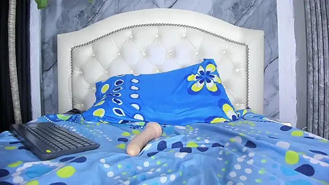 Tiffany-Jones Chat XXX in diretta