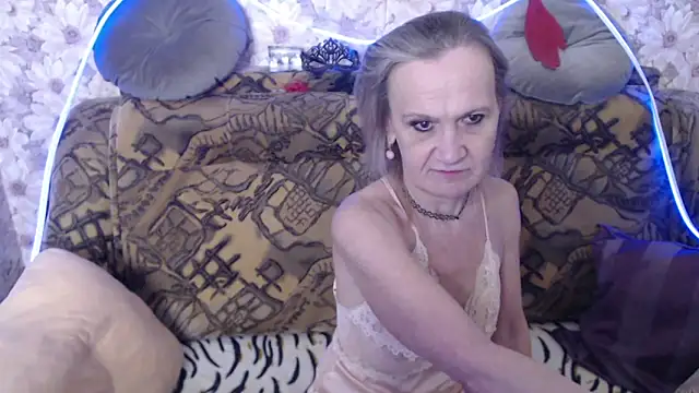 MissBekker Adlı Modelin Canlı XXX Sohbeti