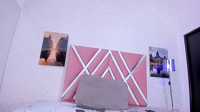 Онлайн чат XXX emilysejmet