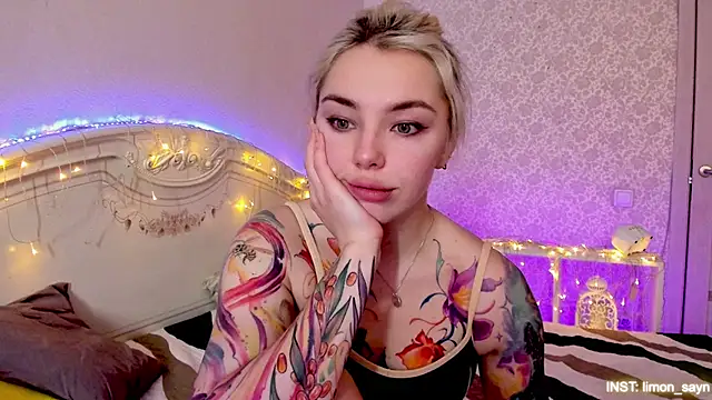 LillyMoure_ live XXX chat