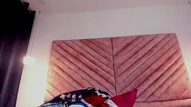 Sofia_ll's Webcam Show