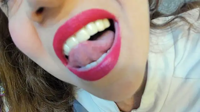 Matureyulyet Chat XXX in diretta