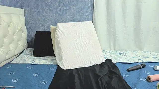 bianca_milfsexy's Webcam Show