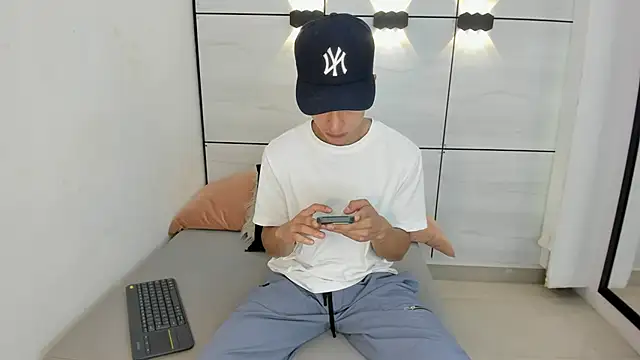 stephane_rouss Adlı Modelin Canlı XXX Sohbeti